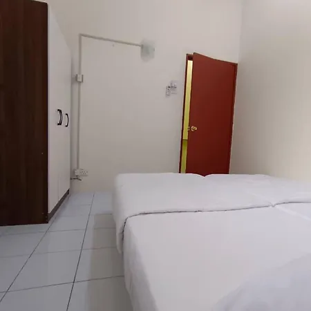 Khaafi Homestay Seri Iskandar Bota Exterior photo