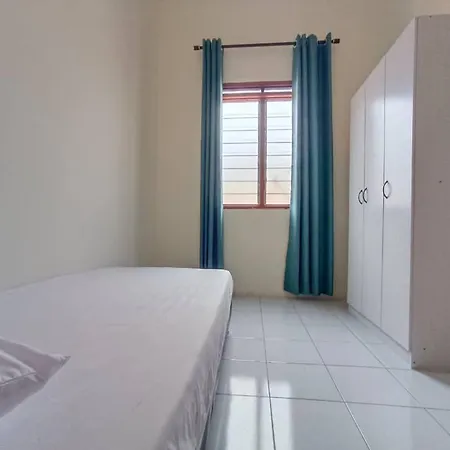 Khaafi Homestay Seri Iskandar Bota Exterior photo